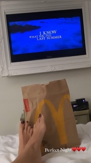 Mikaela Hoover feet photo thumbnail