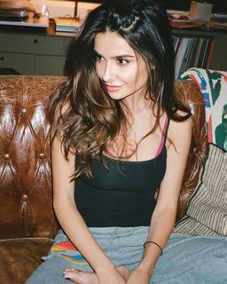 Mikaela Hoover feet photo thumbnail