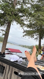 Mikaela Hoover feet photo thumbnail