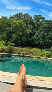 Mikaela Hoover feet photo thumbnail