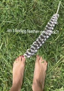 Mikaela Hoover feet photo thumbnail