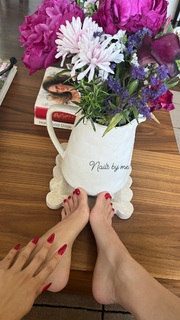 Mikaela Hoover feet photo thumbnail