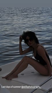 Mikaela Hoover feet photo thumbnail