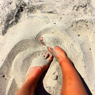 Mikaela Shiffrin feet photo thumbnail