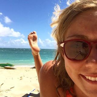 Mikaela Shiffrin feet photo thumbnail