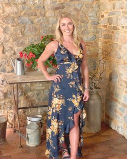 Mikaela Shiffrin feet photo thumbnail