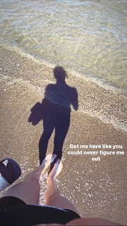 Mikaela Shiffrin feet photo thumbnail