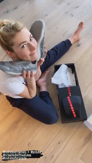 Mikaela Shiffrin feet photo thumbnail