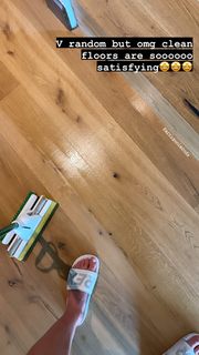 Mikaela Shiffrin feet photo thumbnail
