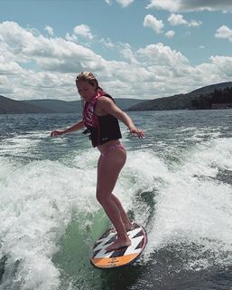 Mikaela Shiffrin feet photo thumbnail