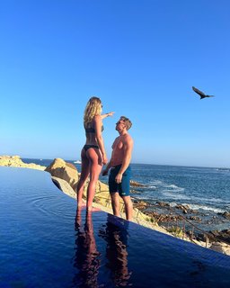 Mikaela Shiffrin feet photo thumbnail