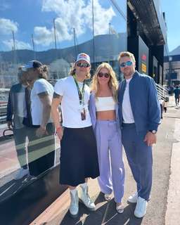Mikaela Shiffrin feet photo thumbnail