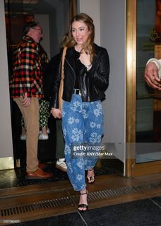 Mikaela Shiffrin feet photo thumbnail