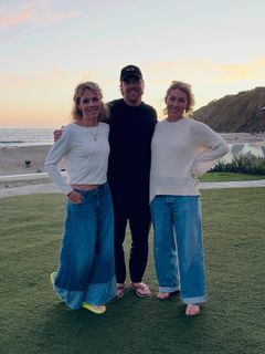 Mikaela Shiffrin feet photo thumbnail