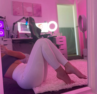 Mikaylah feet photo 9