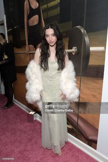 Mikey Madison feet photo thumbnail