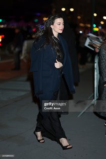 Mikey Madison feet photo thumbnail