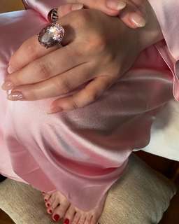 Mikey Madison feet photo thumbnail