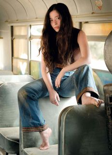 Mikey Madison feet photo thumbnail