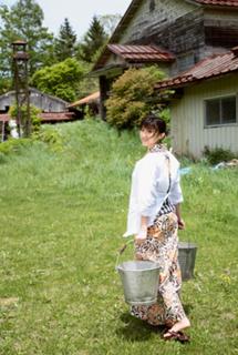 Mikie Hara feet photo thumbnail