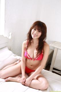 Mikie Hara feet photo thumbnail