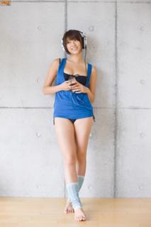 Mikie Hara feet photo thumbnail