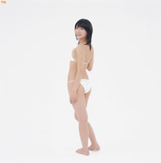 Mikie Hara feet photo thumbnail