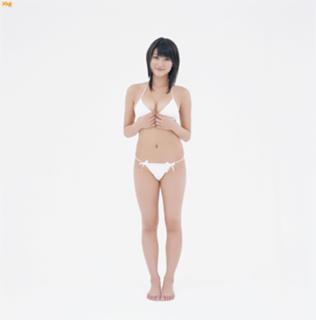 Mikie Hara feet photo thumbnail
