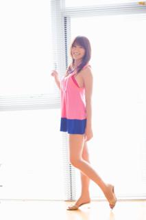 Mikie Hara feet photo thumbnail