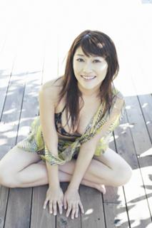 Mikie Hara feet photo thumbnail