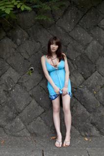 Mikie Hara feet photo thumbnail