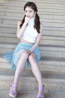 Mikie Hara feet photo thumbnail