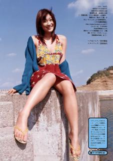 Mikie Hara feet photo thumbnail