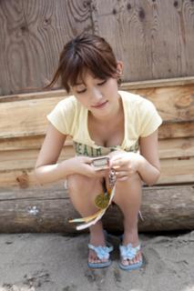 Mikie Hara feet photo thumbnail