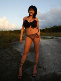 Mikie Hara feet photo thumbnail