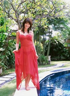 Mikie Hara feet photo thumbnail