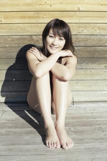 Mikie Hara feet photo thumbnail