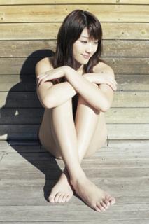 Mikie Hara feet photo thumbnail
