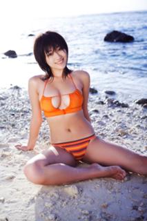 Mikie Hara feet photo thumbnail