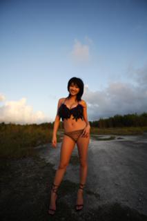 Mikie Hara feet photo thumbnail