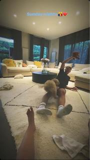 Mikky Kiemeney feet photo 19