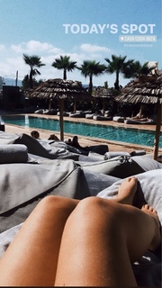 Mikky Kiemeney feet photo 17