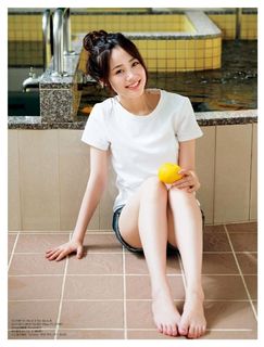 Miku Itou feet photo thumbnail