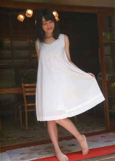 Miku Itou feet photo thumbnail