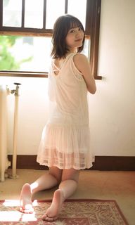 Miku Itou feet photo thumbnail