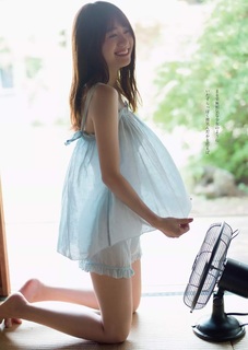 Miku Itou feet photo thumbnail