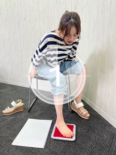 Miku Itou feet photo thumbnail