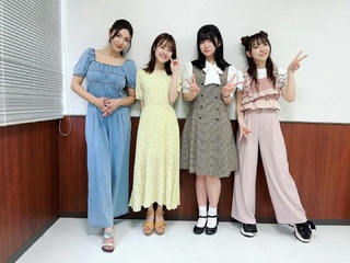 Miku Itou feet photo thumbnail