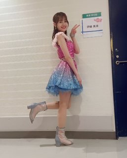 Miku Itou feet photo thumbnail
