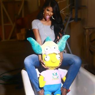 Mila J feet photo 5